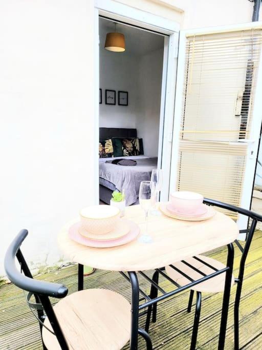 One Bedroom Apartment With A Terrace In Angel Londra Exterior foto