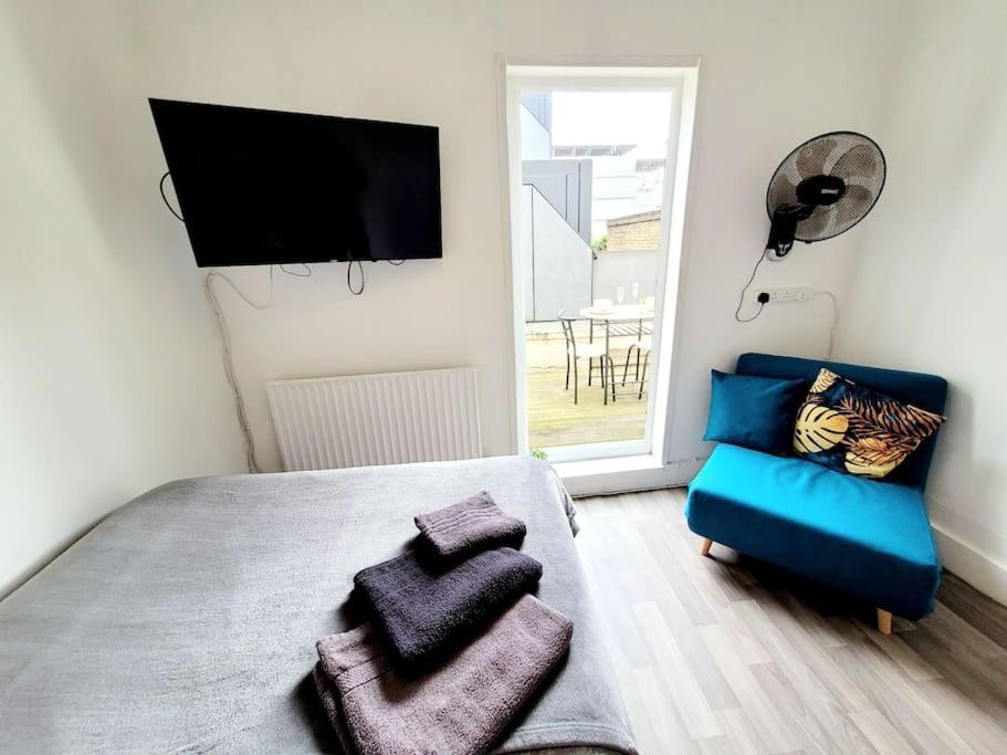 One Bedroom Apartment With A Terrace In Angel Londra Exterior foto