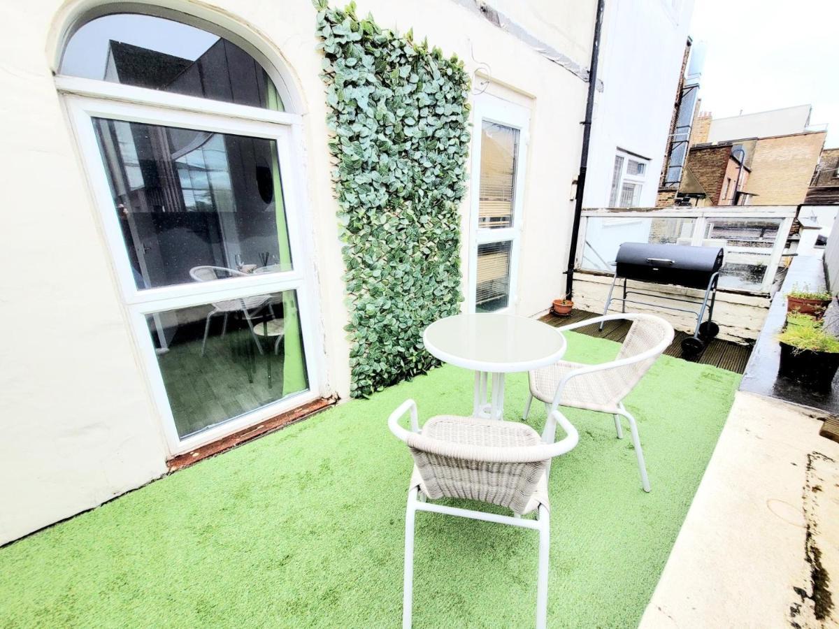 One Bedroom Apartment With A Terrace In Angel Londra Exterior foto